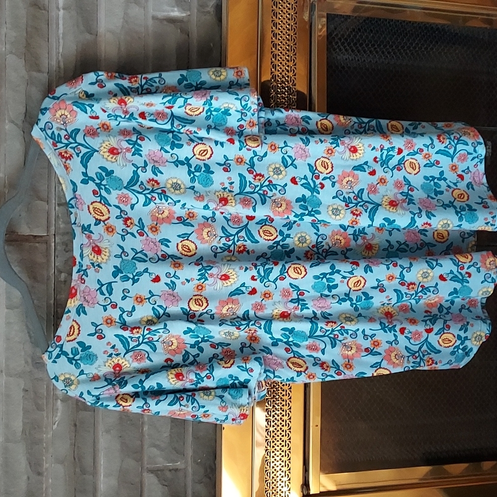 Kim and Cami Floral short sleeve top, NWOT! - Picture 7 of 7